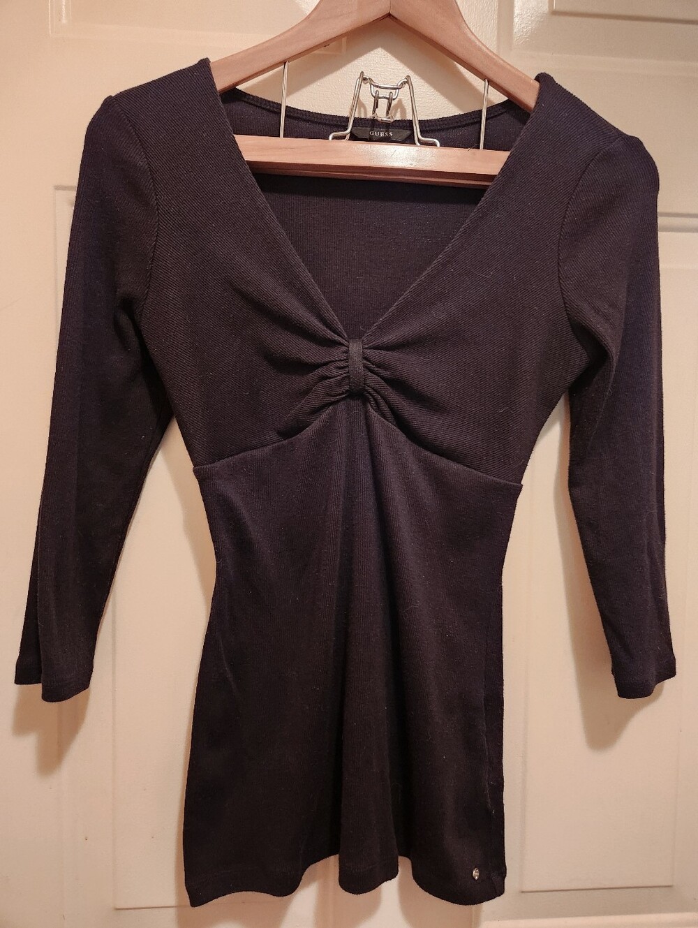 Guess 3/4 Sleeve V Neck Shirt